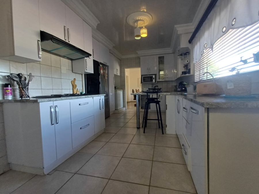 3 Bedroom Property for Sale in Flamwood North West